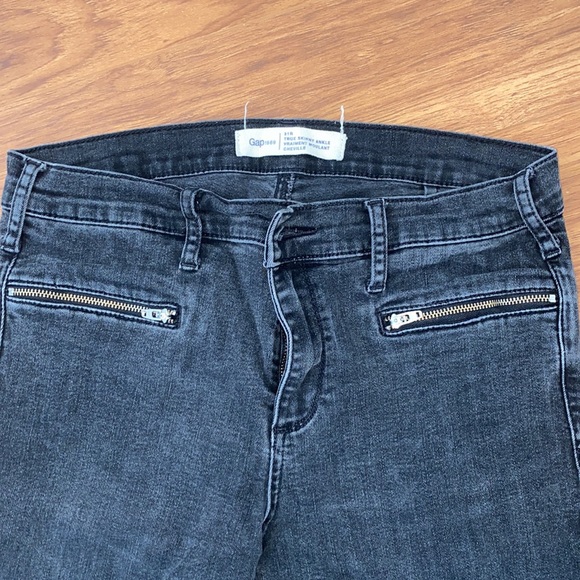 Gap Jeans - Picture 3 of 3